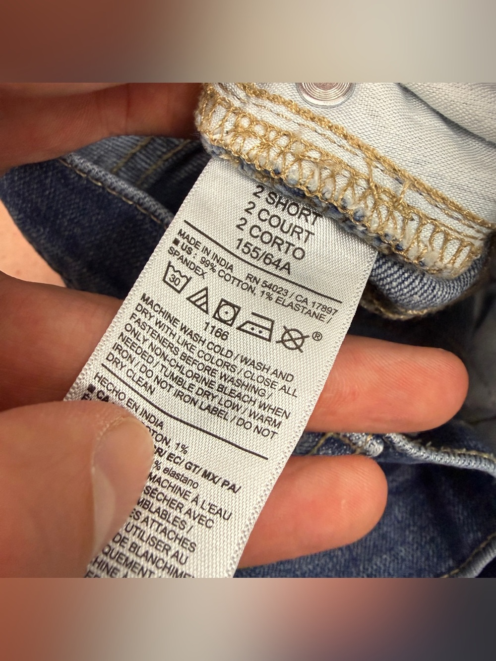Old Navy High Rise Barrel Leg Short Jeans - Picture 5 of 5